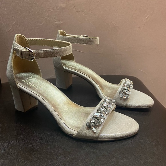 NWT Naturalizer Women's Vera2 Ankle Straps Heeled Sandal - Picture 4 of 10